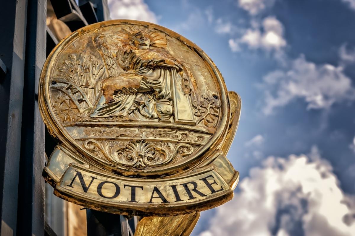 Peut on desheriter quelqu'un par testament ?
